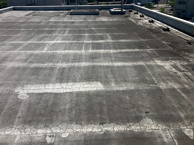 雨漏り原因を調査